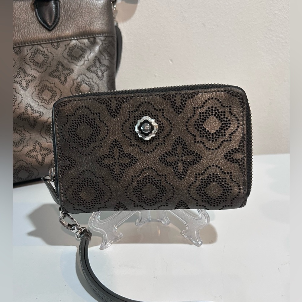 Brighton Octavia Perf Double Zip Tech Wallet Wristlet Pewter Leather Arabesque